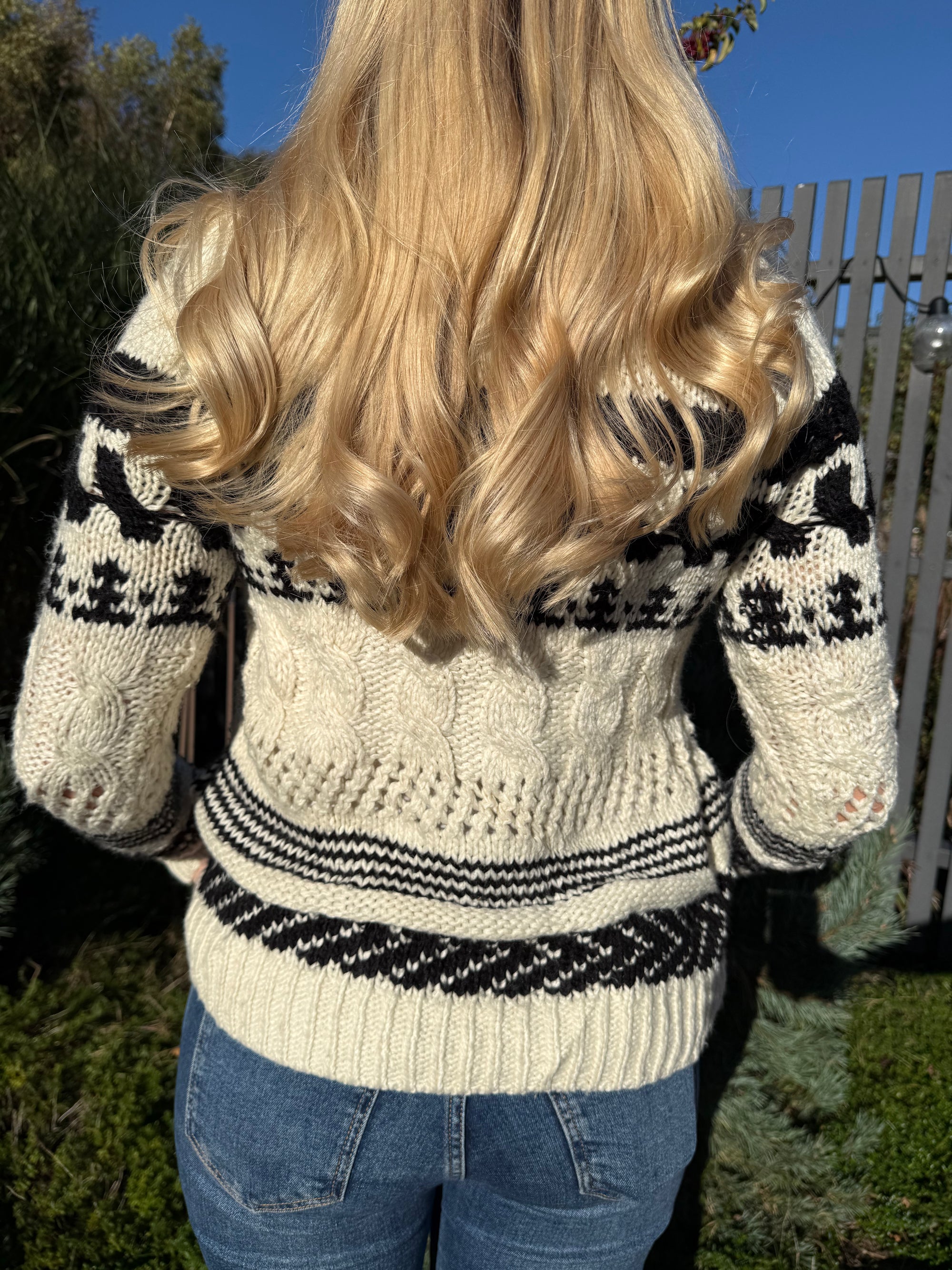 American Eagle sweater