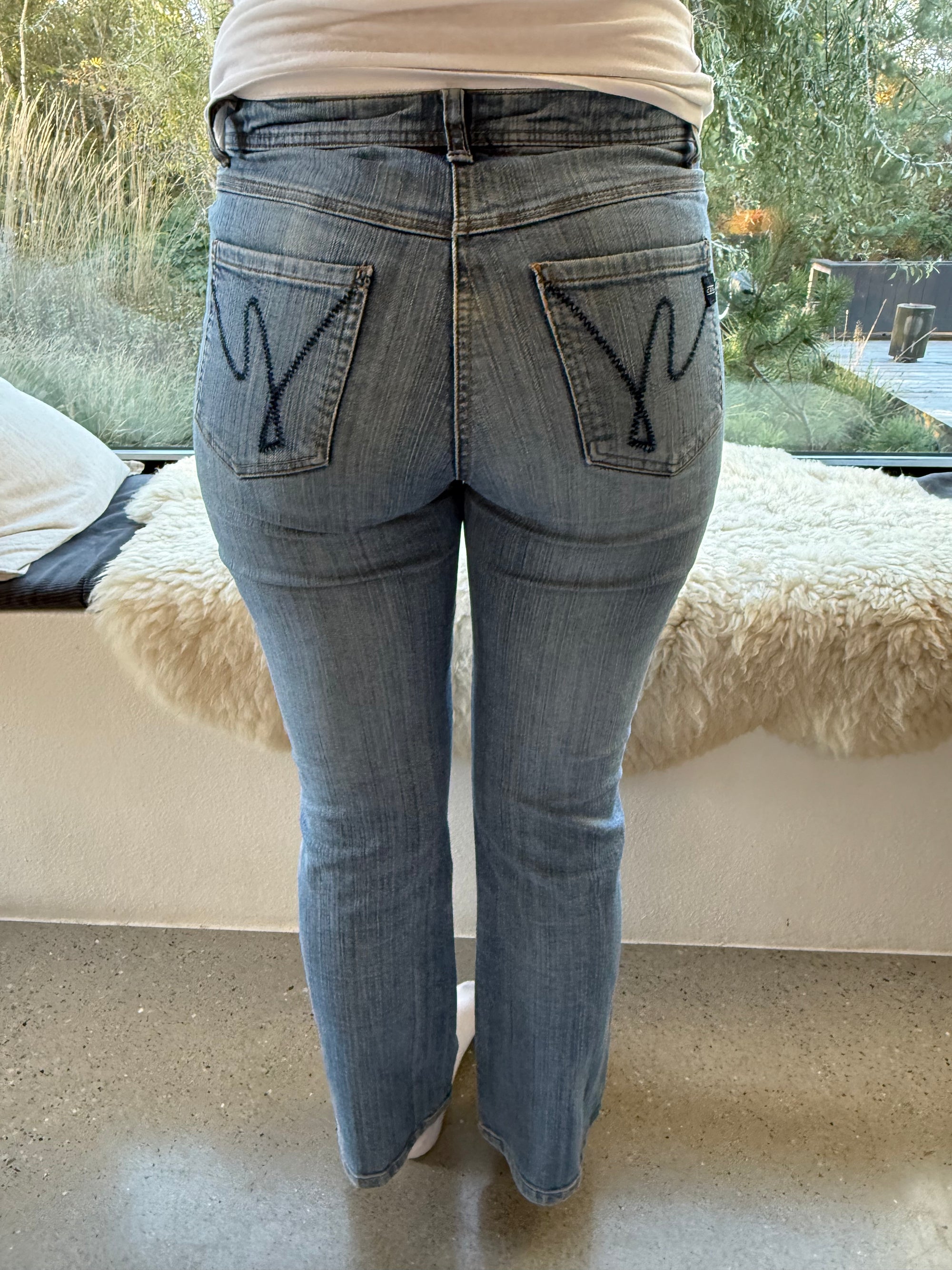 Mid waist Cecil bootcut